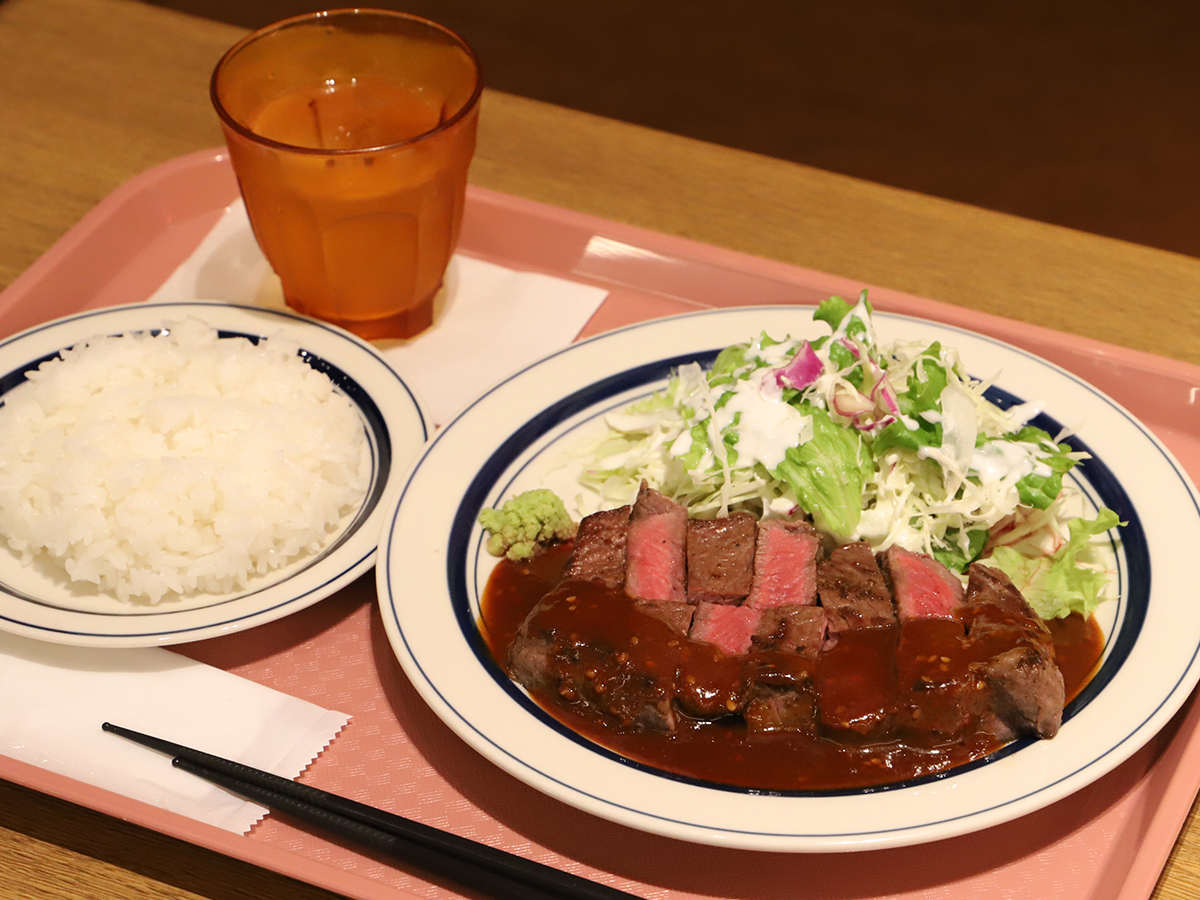 I T O 肉バルダイニング のサーロインステーキランチ Osaka Style
