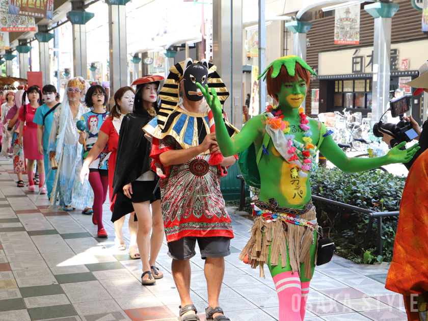 新世界で奇祭「セルフ祭」
