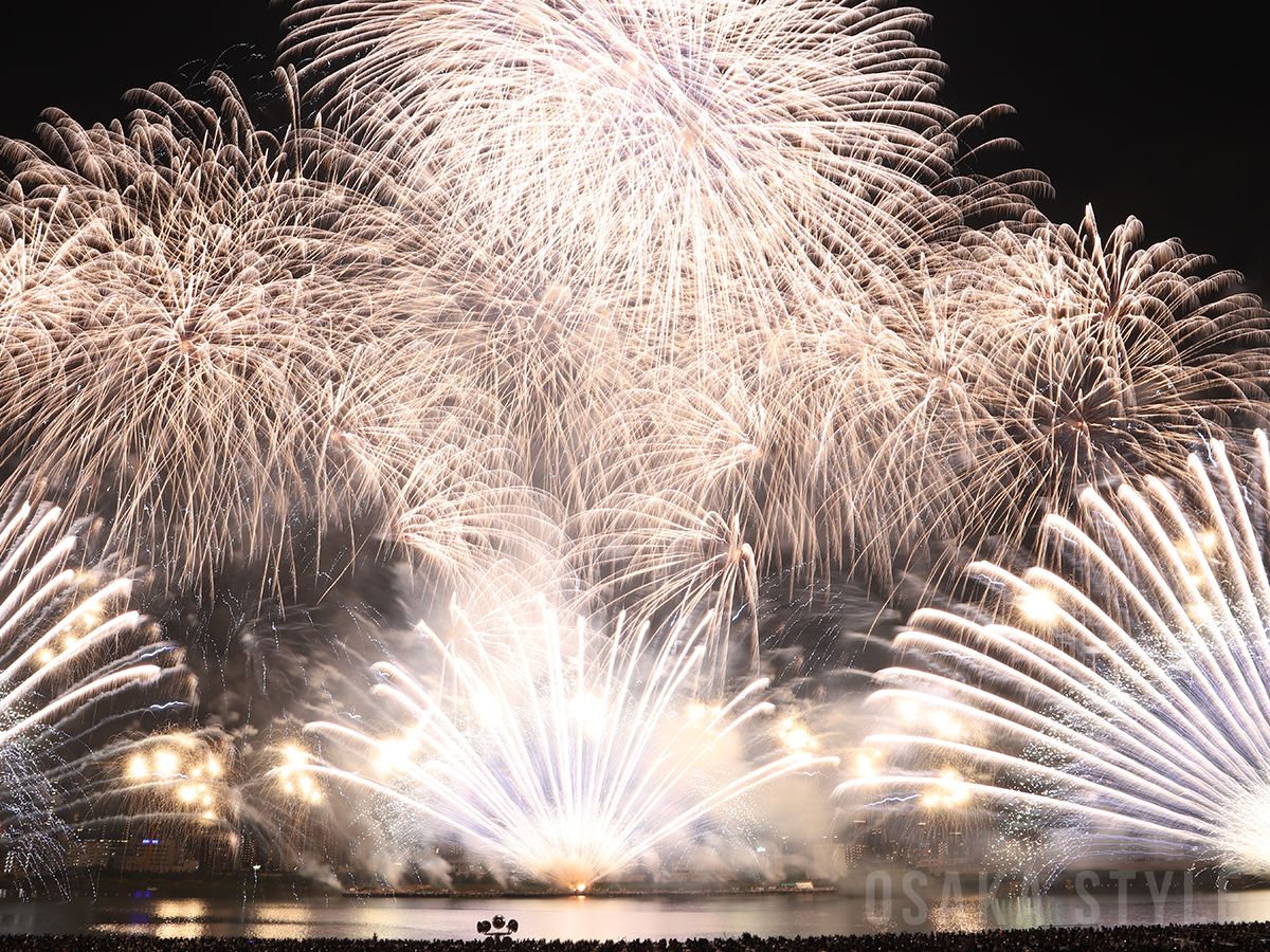 動画】「なにわ淀川花火大会」3年ぶり開催 大阪の夜空に大輪 – OSAKA STYLE