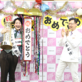 田津原理音さんのR-1グランプリ2023優勝を祝福