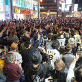 阪神ファンが道頓堀で歓喜