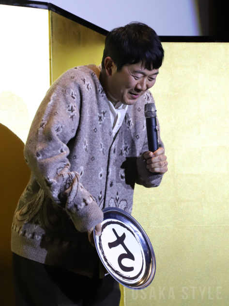 アキラ100％さん