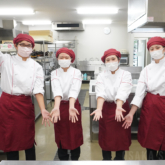 大阪城南女子短期大学 現代生活学科 調理製菓デザインコースの学生