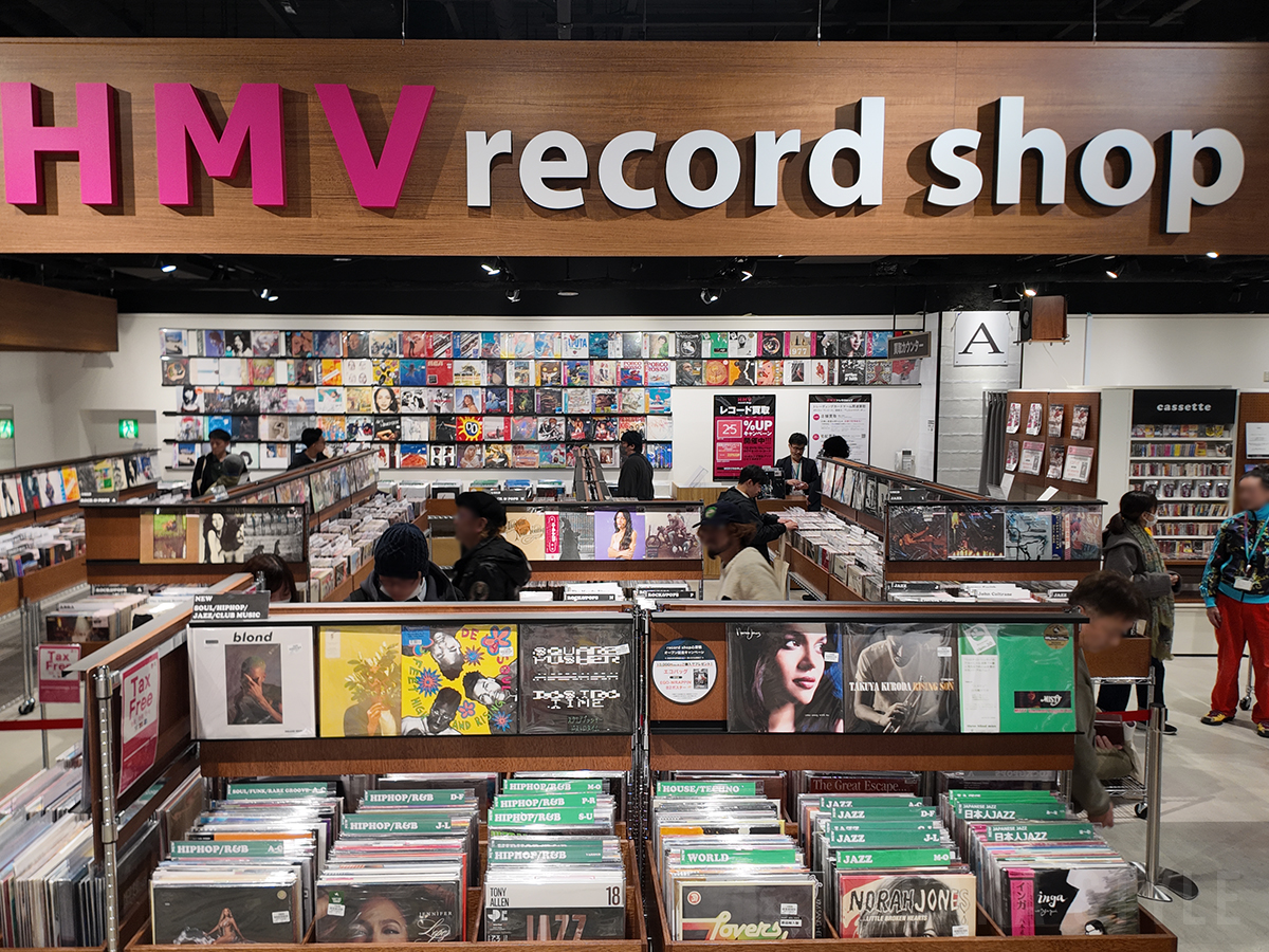 HMV record shop 心斎橋
