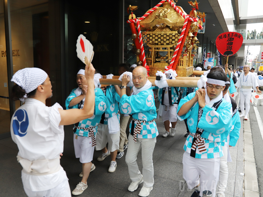 阿倍野神輿が巡行