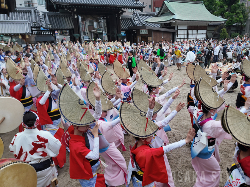 「第12回 天神天満阿波おどり」で総踊り