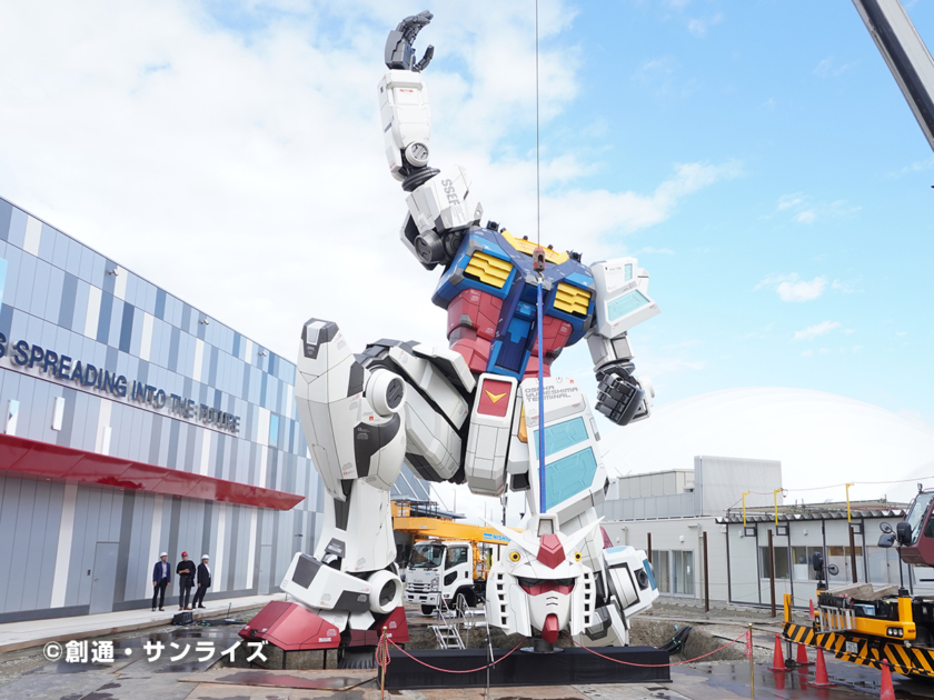 大阪・関西万博「実物大ガンダム像」お披露目