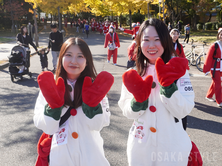 大阪城公園でチャリティーイベント「サンタパレード大阪 2024」