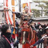 「岸和田城武者行列」に田村淳さん