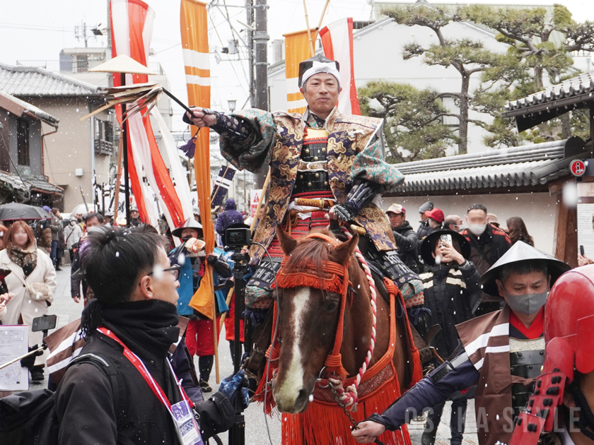 「岸和田城武者行列」に田村淳さん