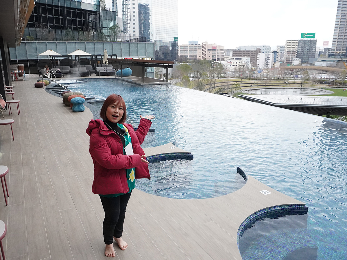 「うめきた温泉 蓮 Wellbeing Park」の屋外プール