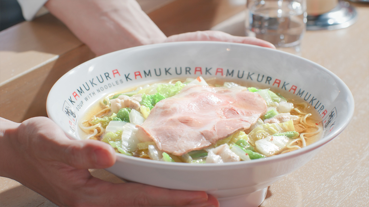 土屋太鳳さんが出演する「どうとんぼり神座」新CM『はじめてなのに