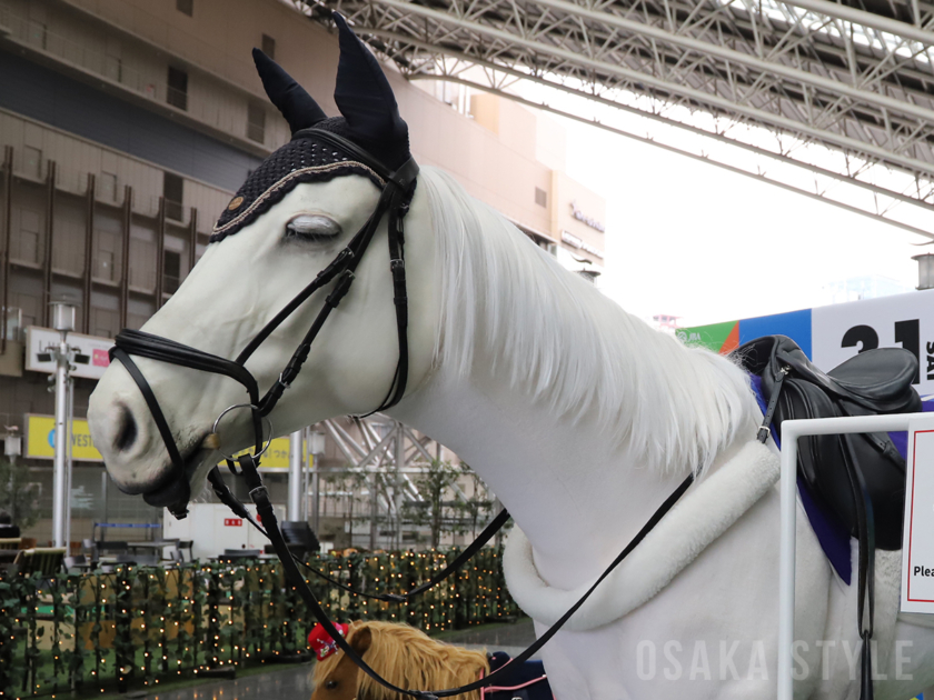 リアルに動く「馬ロボ」