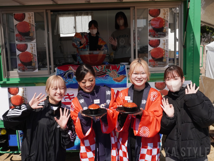 「極洋」天然！アラスカ産紅鮭のこぼれいくら丼