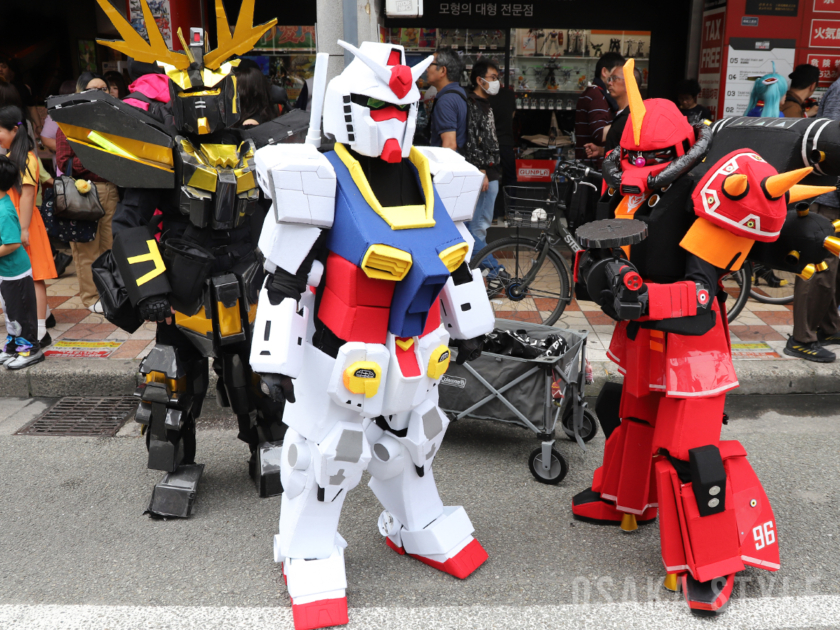 コスプレイベント「日本橋ストリートフェスタ2025」にコスプレイヤー集結