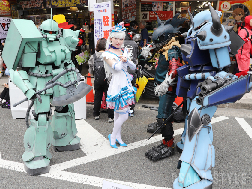 コスプレイベント「日本橋ストリートフェスタ2025」にコスプレイヤー集結