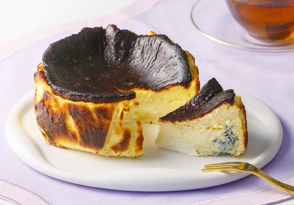 「むすびスイーツ」×なぎレポ　ゴルゴンゾーラバスクチーズケーキ