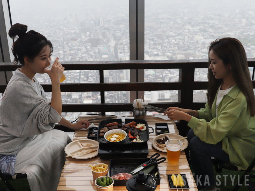 ハルカス300で「ハルカスでソラメシ 食べるで↑BBQ」