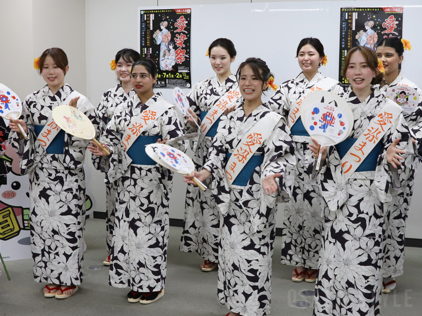 愛染娘が大阪締めを披露