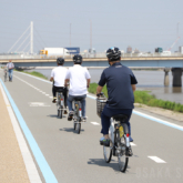 大和川リバーサイドサイクルライン走行会に永藤英機堺市長、横山英幸大阪市長