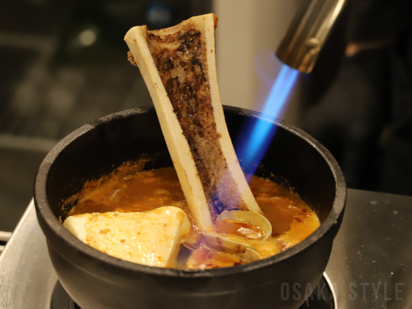 なんばウォーク（大阪市中央区）に7月21日、「和韓料理 スンドゥブ専門店 じゅろく なんば別邸」がオープンした。