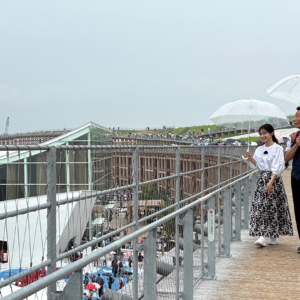 テレビ大阪「おとな旅あるき旅」、三田村邦彦さん＆斉藤雪乃さんが大阪・関西万博に