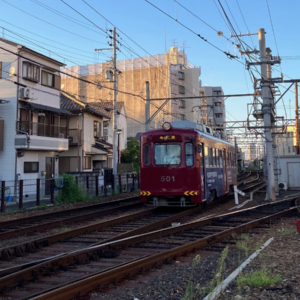 阪堺電車を間近に眺めながら飲食が楽しめる「阪堺トラムビューテラス」開催へ