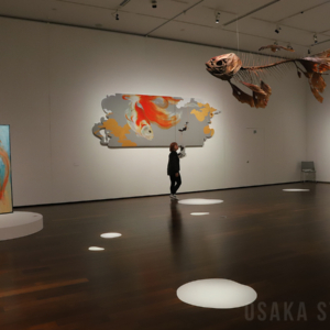 あべのハルカス美術館で「深堀隆介展 水面のゆらぎの中へ」