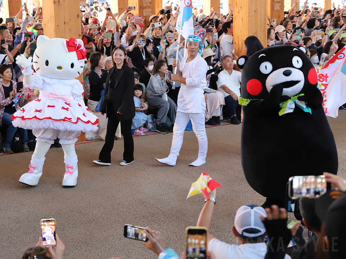 ハローキティ、くまモン