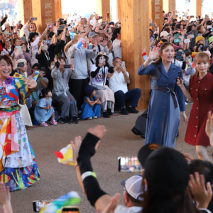 フラッグパレードにはるな愛さん、ゆうちゃみさん＆ゆいちゃみ（ゆい小池）さん