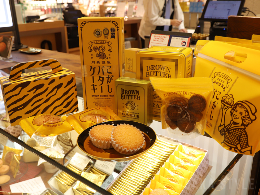 看板商品「こがしバターケーキ」などを販売する「Mukashin」