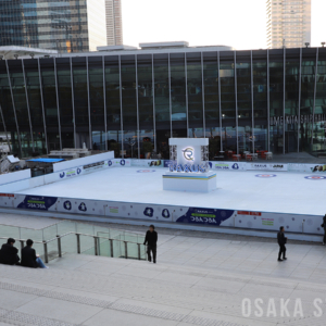 ラグザス presents ウメダ☆アイスリンク つるんつるん