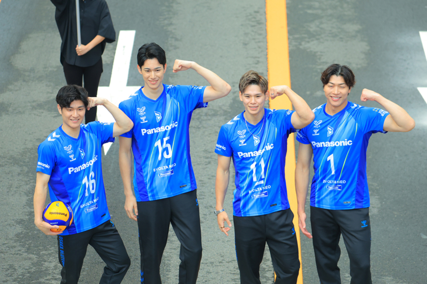 「御堂筋ランウェイ2025」大阪ブルテオン・ランウェイ