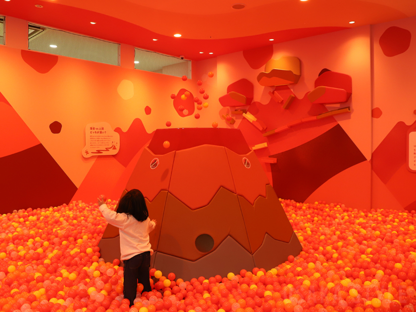 屋内型子どもの遊び場「ちきゅうのにわ 堺鉄砲町店」