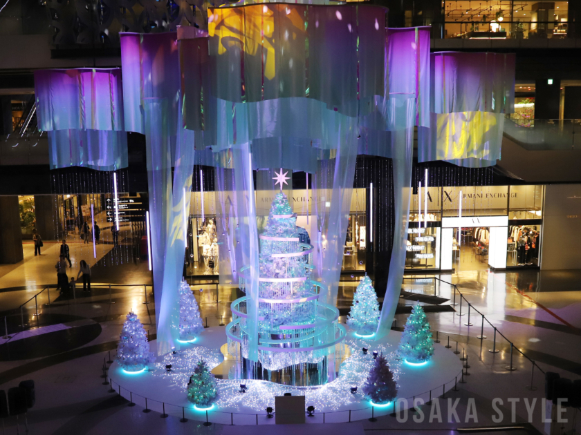 クリスマスツリーのライティングショー