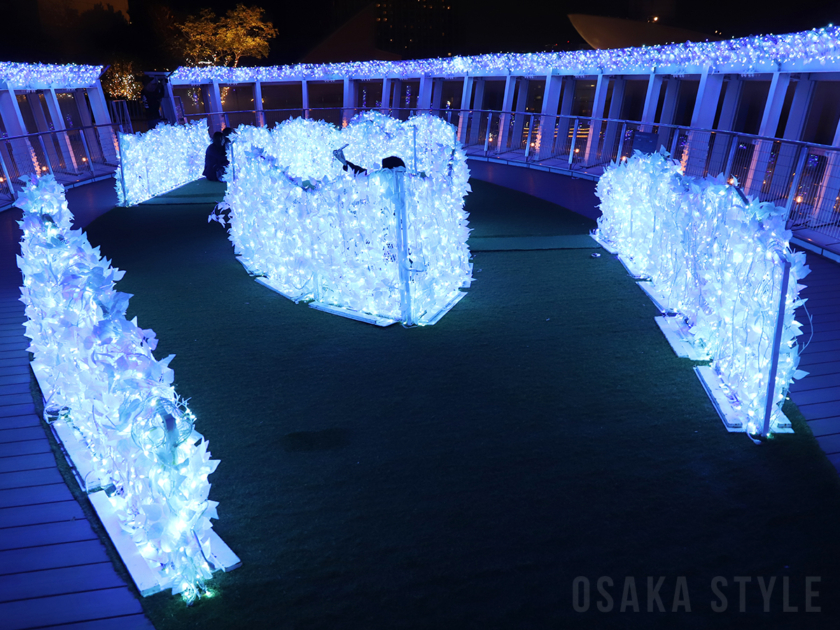 なんばパークス9階「青の広場」