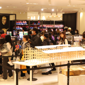 「2025 大阪・関西万博 オフィシャルストア 大丸梅田店」が移設拡大オープン