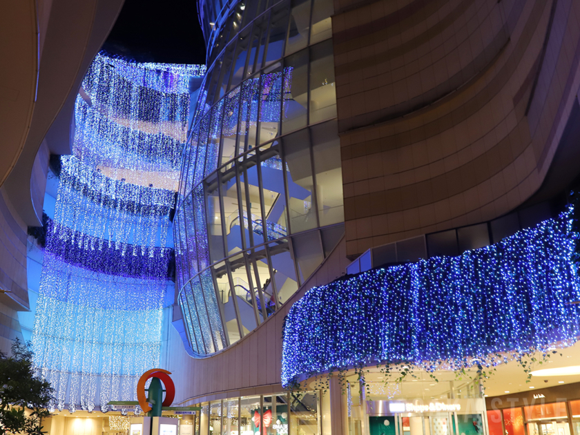 なんばパークス「光の滝」