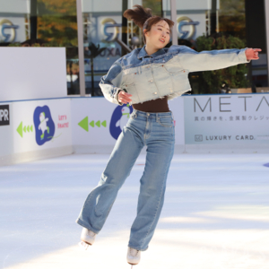 本田望結さんが「ウメダ☆アイスリンク つるんつるん」で初滑り