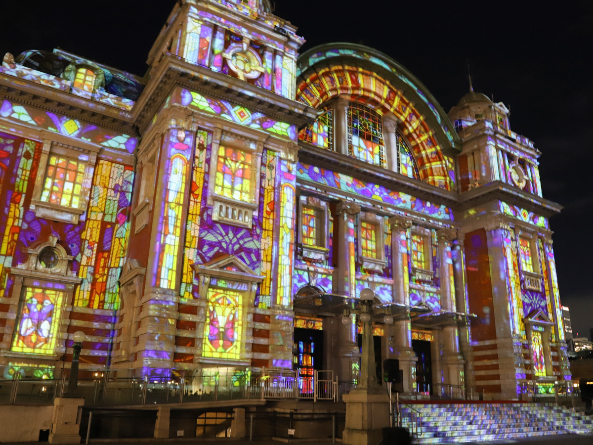 大阪市役所正面イルミネーションファサード