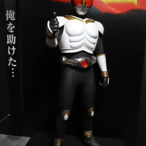 「仮面ライダークウガ」放送開始25周年を記念 超クウガ展