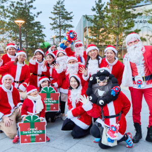 グランフロント大阪・グラングリーン大阪で「サンタパレード」