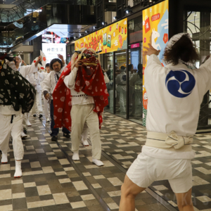 あべのハルカス近鉄本店で初売り　阿倍王子神社の新春獅子舞巡行も
