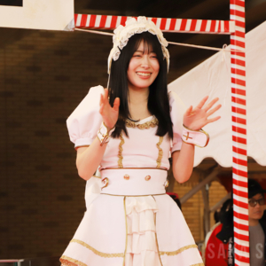 メイドによるファッションショー