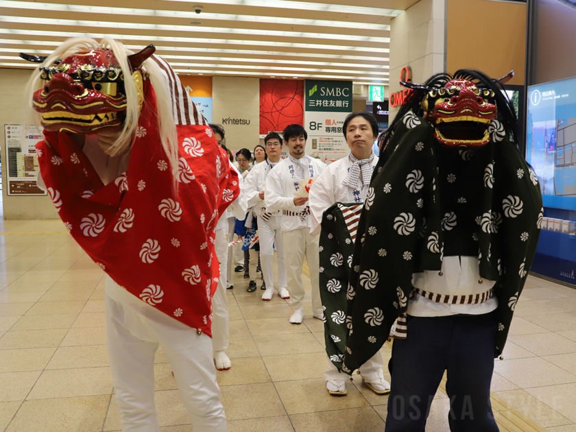 阿倍王子神社の新春獅子舞巡行