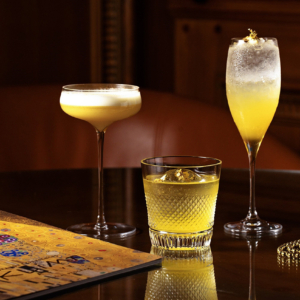 ザ・リッツ・カールトン大阪で「クリムト・アライブ 大阪展」とのコラボレーションカクテル