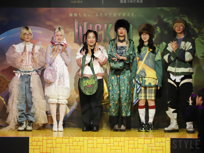 ゆりやんレトリィバァさんとファッションショーに出演した学生