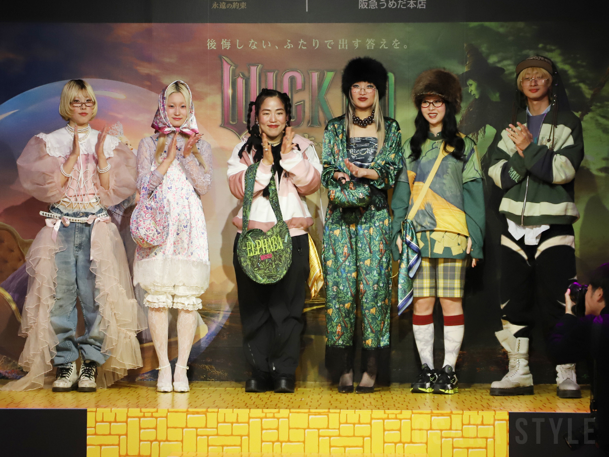 ゆりやんレトリィバァさんとファッションショーに出演した学生