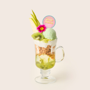 「丸福珈琲店　THE COFFEE PARLOUR」3種のフルーツのグリーンパフェ