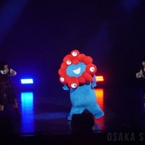 アバンギャルディとミャクミャク